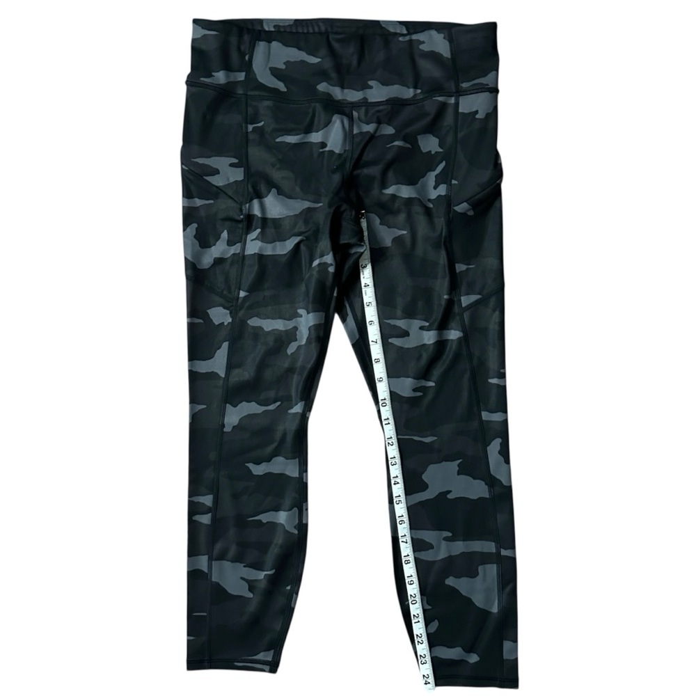 Athleta Camo Contender 7/8 Tight in PowerLift Mid Rise Leggings Black Sz Large - Picture 7 of 9